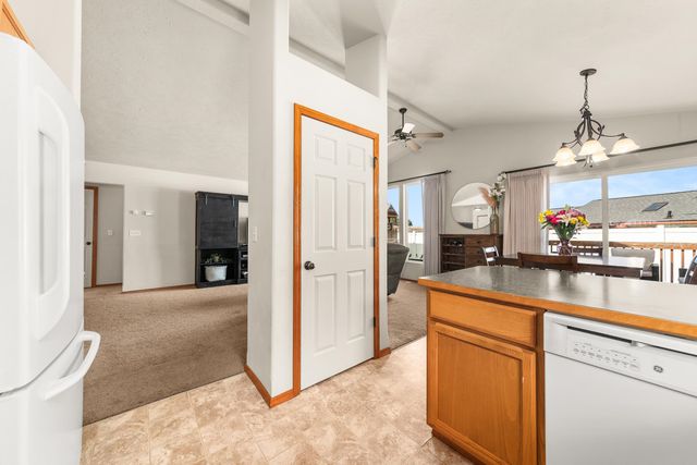 1613 E 2nd St, Deer Park, WA 99006