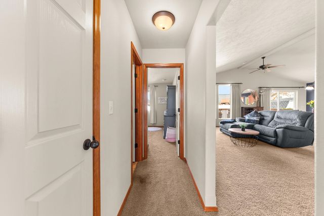 1613 E 2nd St, Deer Park, WA 99006