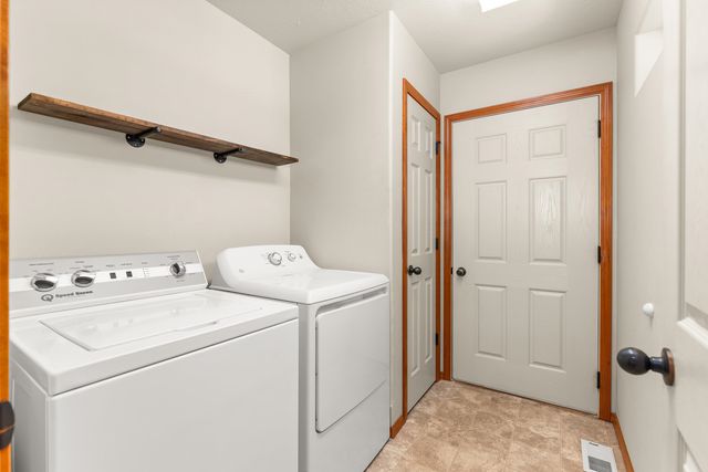 1613 E 2nd St, Deer Park, WA 99006
