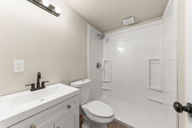 1613 E 2nd St, Deer Park, WA 99006