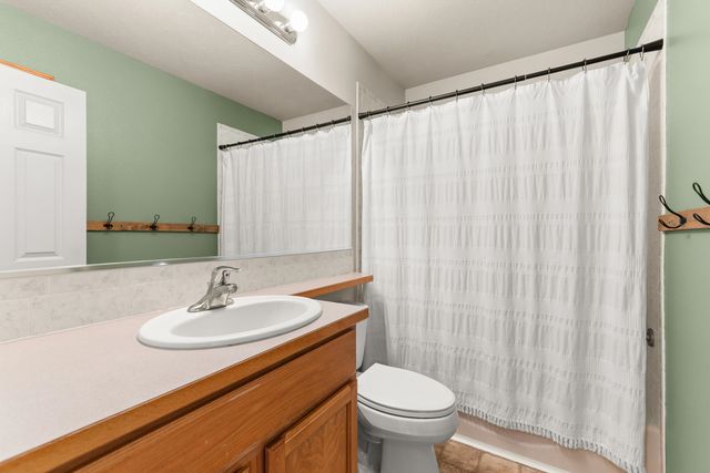 1613 E 2nd St, Deer Park, WA 99006