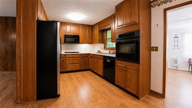 962 Willow Springs Road, Dallas, GA 30132