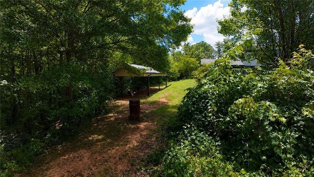 962 Willow Springs Road, Dallas, GA 30132