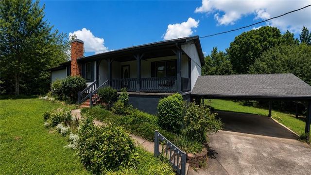 962 Willow Springs Road, Dallas, GA 30132