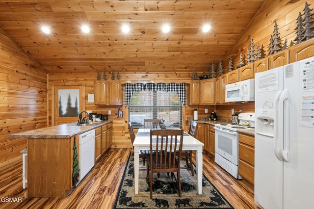 2756 Murray Ridge Road, Sevierville, TN 37876