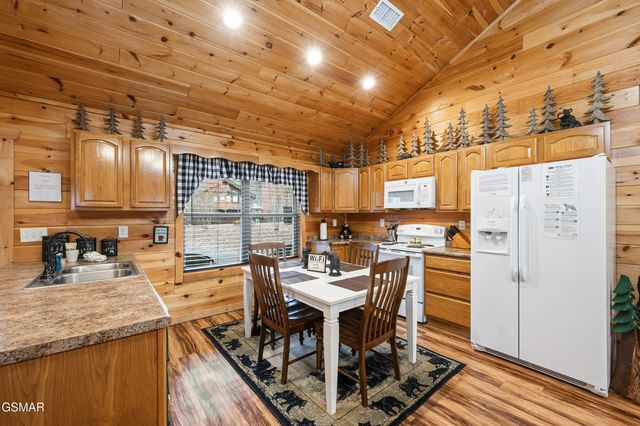 2756 Murray Ridge Road, Sevierville, TN 37876