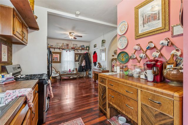 902 W Robinson Street, Knoxville, IA 50138