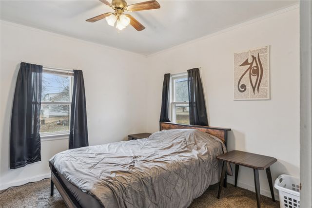 902 W Robinson Street, Knoxville, IA 50138