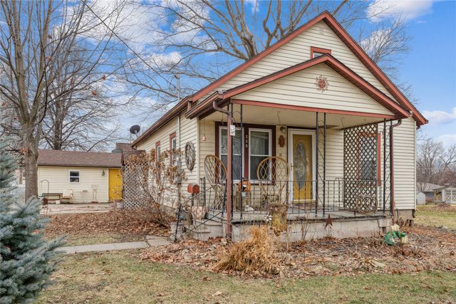 902 W Robinson Street, Knoxville, IA 50138