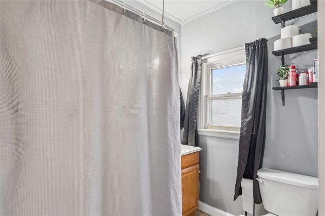 902 W Robinson Street, Knoxville, IA 50138