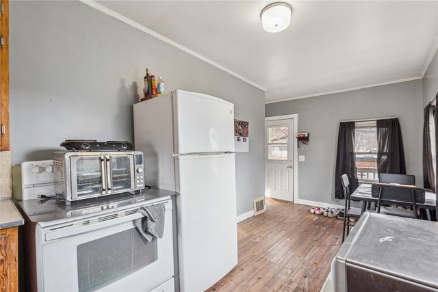 902 W Robinson Street, Knoxville, IA 50138