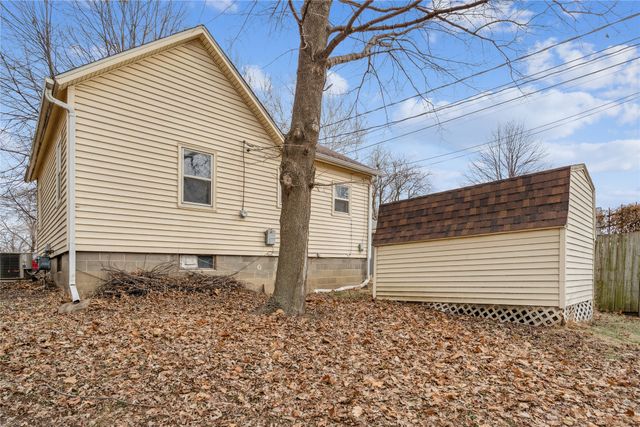 902 W Robinson Street, Knoxville, IA 50138