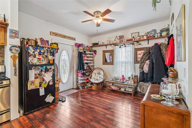 902 W Robinson Street, Knoxville, IA 50138