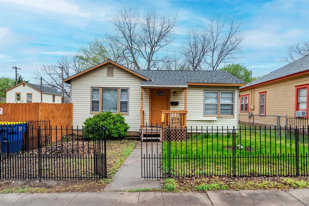 228 S Lowry Street, Stillwater, OK 74075