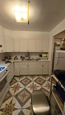 9440 121st Street, Richmond Hill S., NY 11419