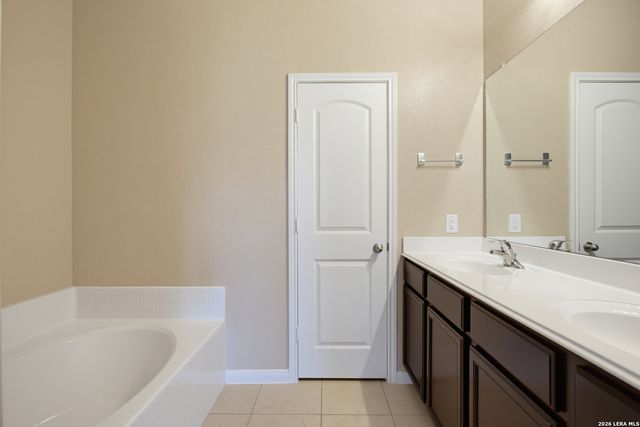 7830 Creekshore Cv, San Antonio, TX 78254