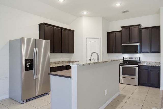 7830 Creekshore Cv, San Antonio, TX 78254