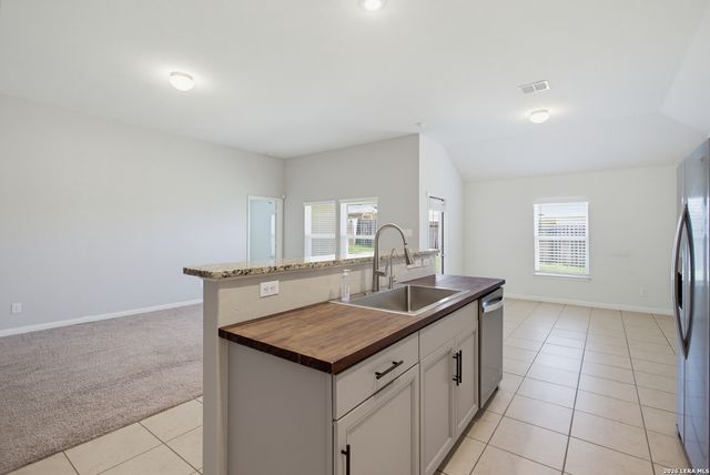 7830 Creekshore Cv, San Antonio, TX 78254