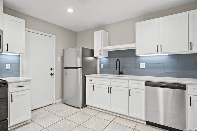 5546 Enchanted Draw, San Antonio, TX 78251
