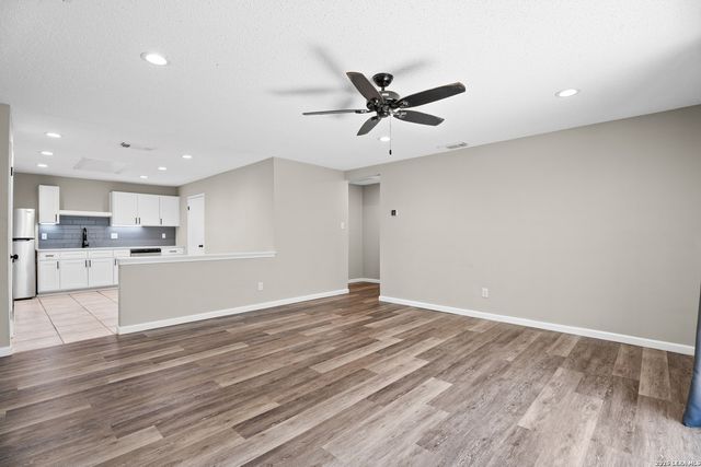 5546 Enchanted Draw, San Antonio, TX 78251
