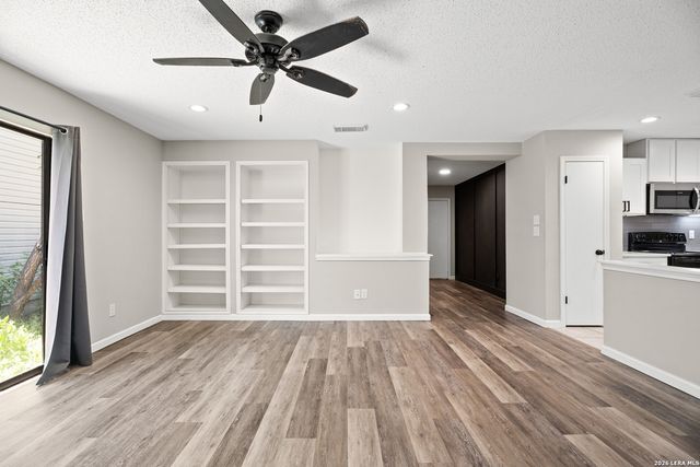 5546 Enchanted Draw, San Antonio, TX 78251