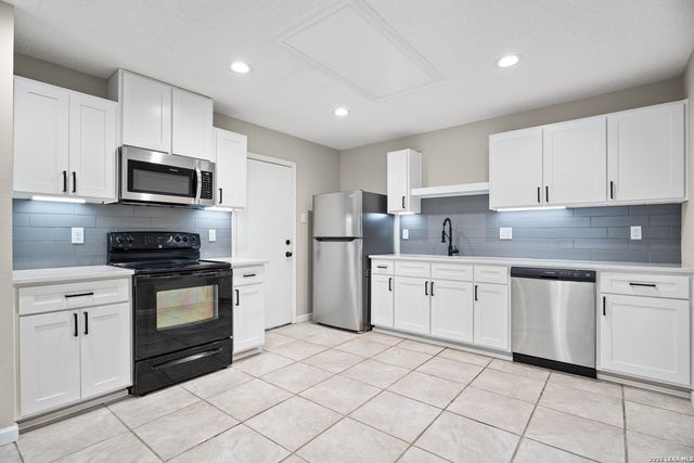 5546 Enchanted Draw, San Antonio, TX 78251