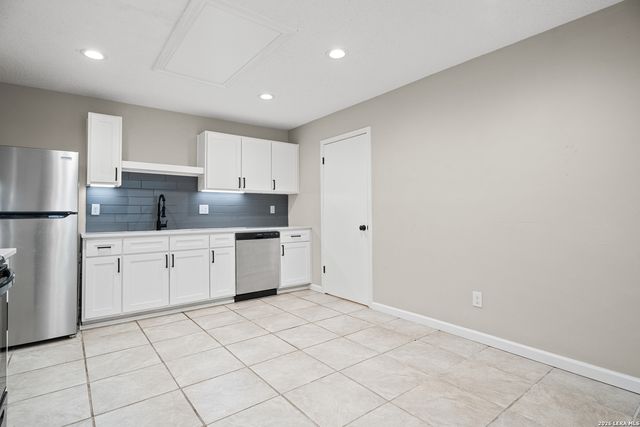 5546 Enchanted Draw, San Antonio, TX 78251