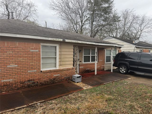 10206 Chesterfield Drive, Houston, TX 77051