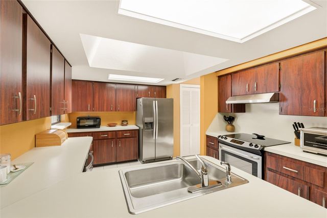 906 TROPICAL DRIVE, Bradenton, FL 34208