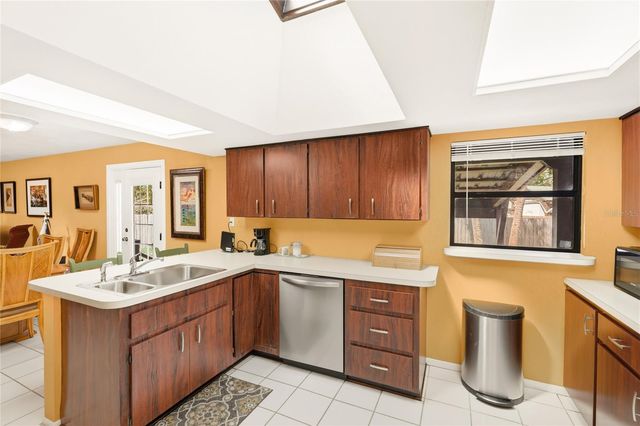 906 TROPICAL DRIVE, Bradenton, FL 34208