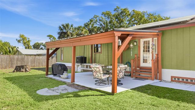 906 TROPICAL DRIVE, Bradenton, FL 34208