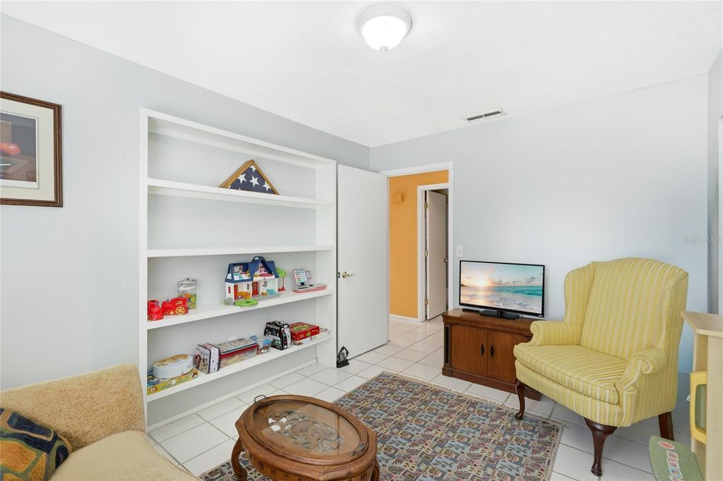 Image 29 of property listing at 906 TROPICAL DRIVE, Bradenton, FL 34208