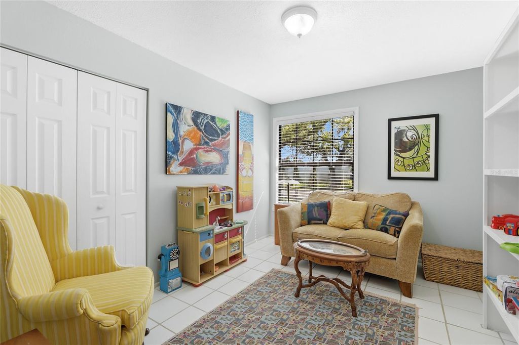 Image 30 of property listing at 906 TROPICAL DRIVE, Bradenton, FL 34208