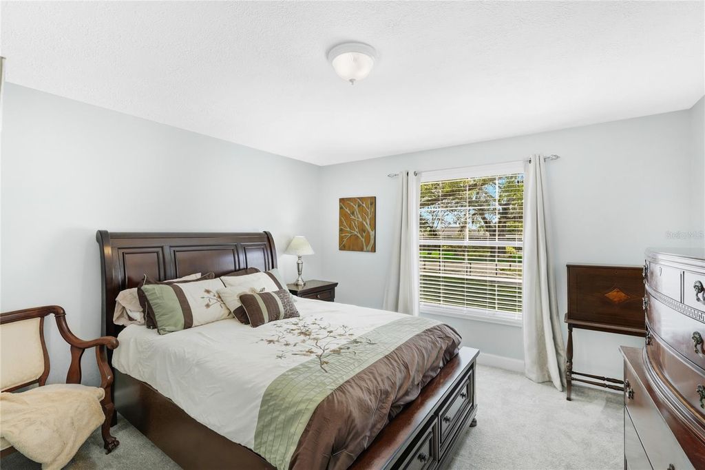 Image 33 of property listing at 906 TROPICAL DRIVE, Bradenton, FL 34208