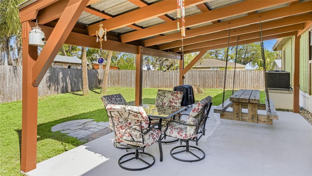 Image 35 of property listing at 906 TROPICAL DRIVE, Bradenton, FL 34208