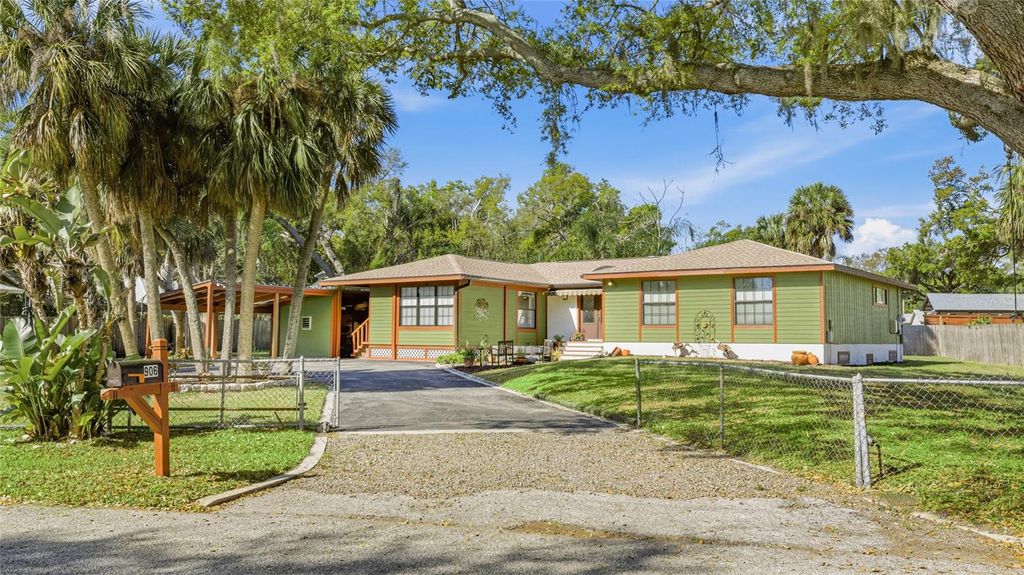 Image 44 of property listing at 906 TROPICAL DRIVE, Bradenton, FL 34208