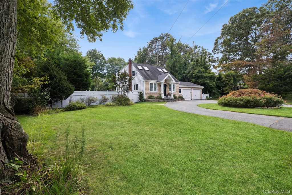 351 Forest Lane, Smithtown, NY 11787 — photo 2