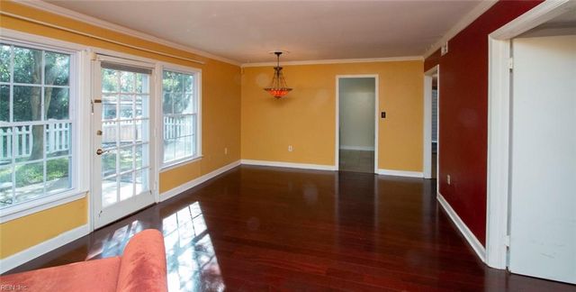 15 Towne Square DR, Newport News, VA 23607