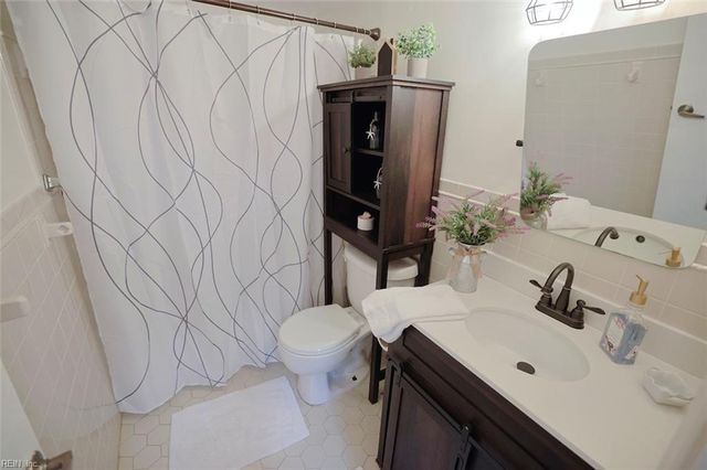 15 Towne Square DR, Newport News, VA 23607