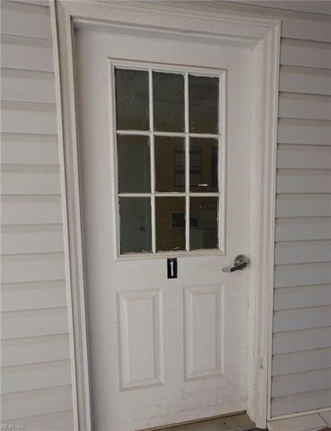 15 Towne Square DR, Newport News, VA 23607