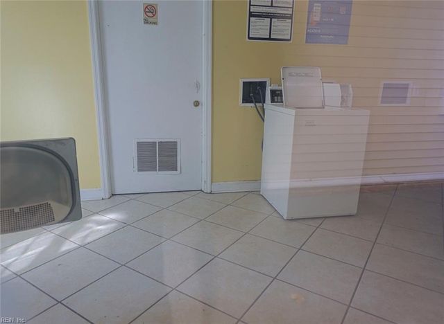 15 Towne Square DR, Newport News, VA 23607