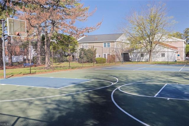 15 Towne Square DR, Newport News, VA 23607