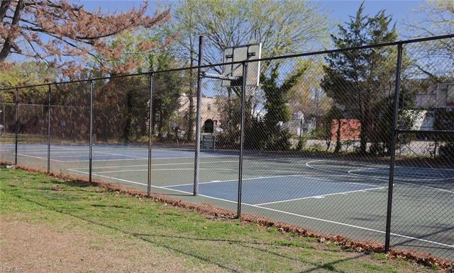 15 Towne Square DR, Newport News, VA 23607