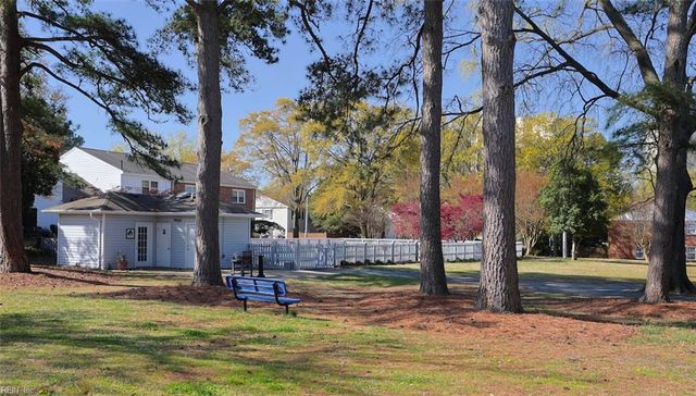 15 Towne Square DR, Newport News, VA 23607