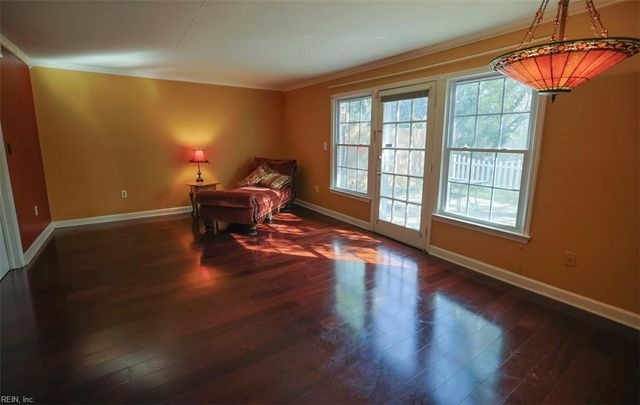 15 Towne Square DR, Newport News, VA 23607