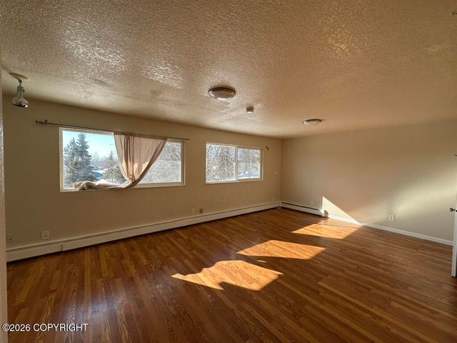 8040 Opal Circle, Anchorage, AK 99502
