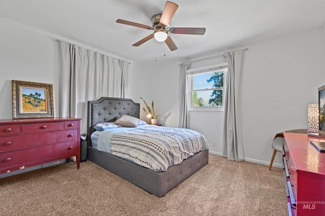 1915 S Montana Ave, Caldwell, ID 83605