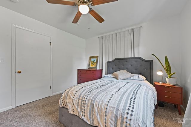 1915 S Montana Ave, Caldwell, ID 83605