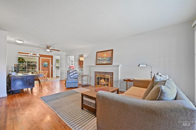 1915 S Montana Ave, Caldwell, ID 83605