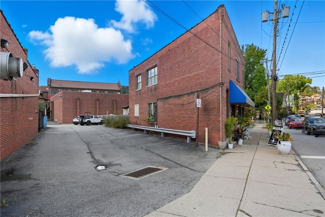 21 Grant Ave, Etna, PA 15223